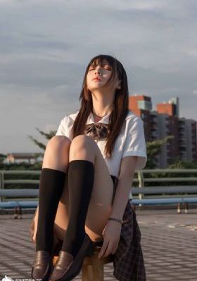 二十五岁女高中生